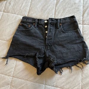 RE/DONE Originals 70's High Rise Short in Broken Black